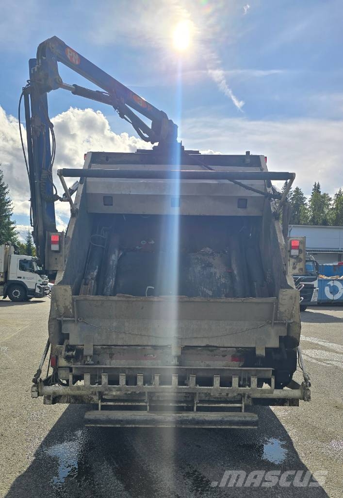 Scania P 370 شاحنات المخلفات