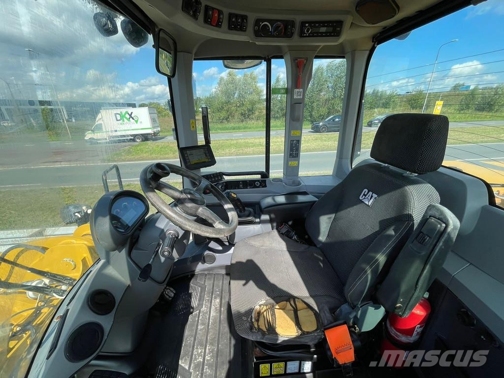 CAT 926M Tekerlekli yükleyiciler