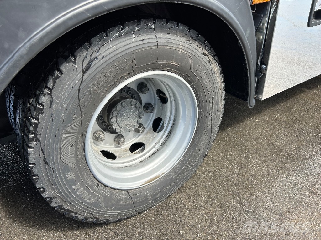DAF XB 210 FA Biltransportbilar