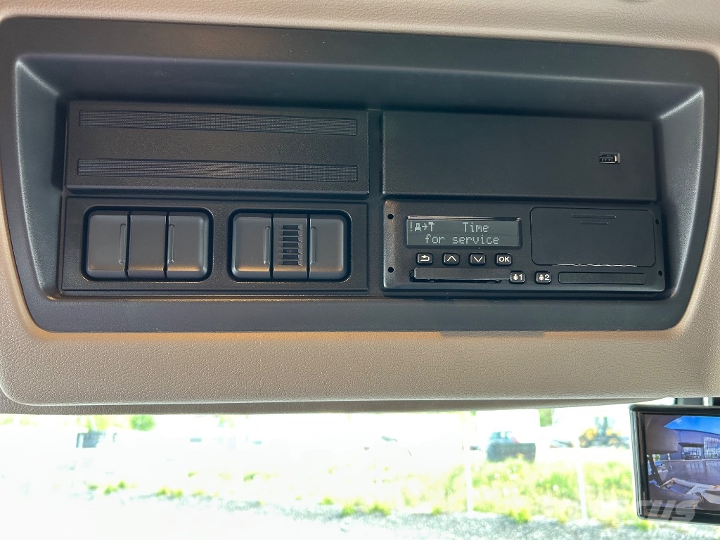 DAF XB 210 FA Biltransportbilar