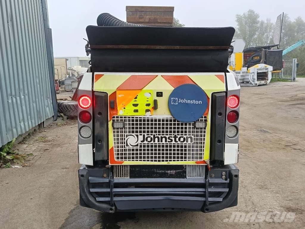 Bucher C202 sweeper veegmachine bezemwagen vacuum Zametací stroje