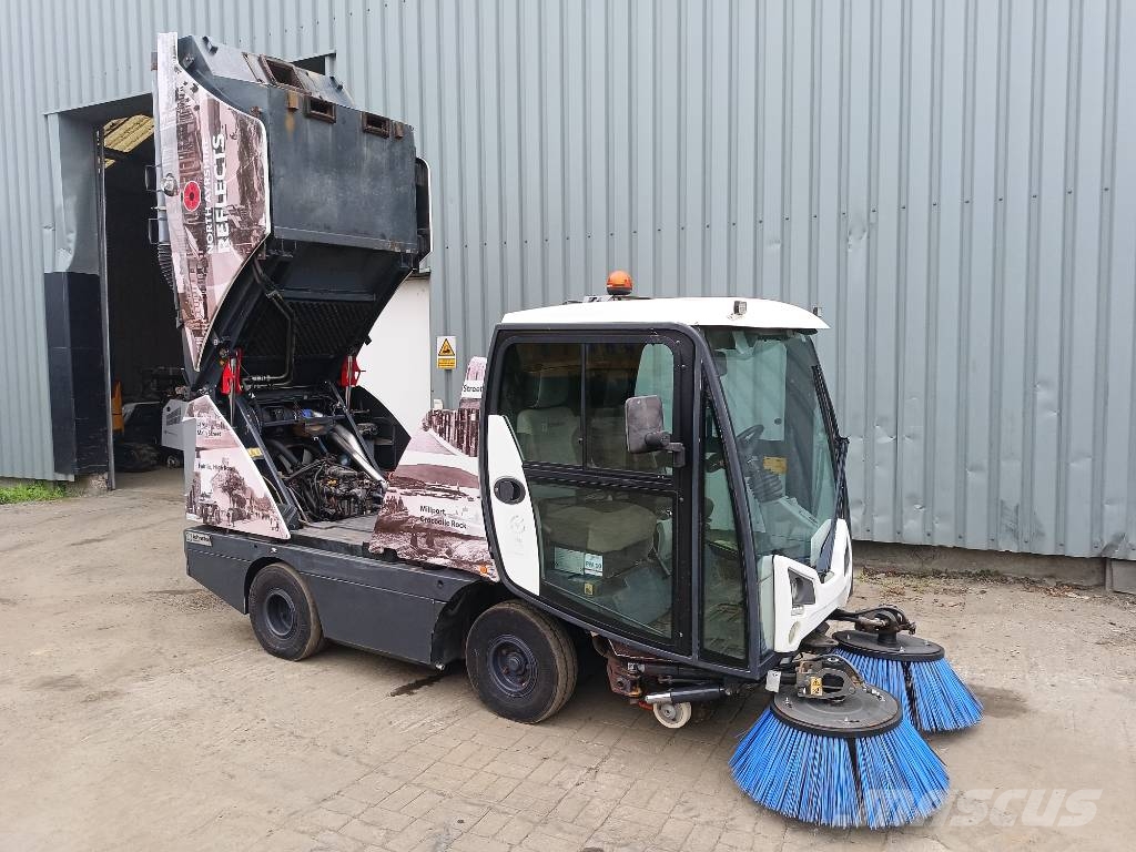 Bucher C202 sweeper veegmachine bezemwagen vacuum Zametací stroje
