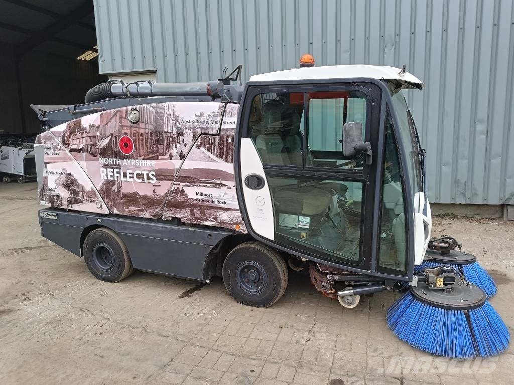 Bucher C202 sweeper veegmachine bezemwagen vacuum Zametací stroje