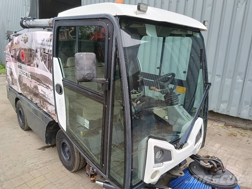Bucher C202 sweeper veegmachine bezemwagen vacuum Zametací stroje