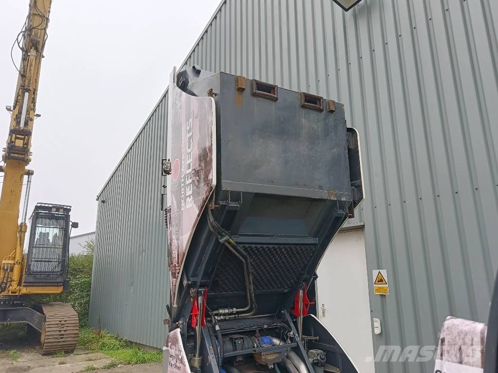 Bucher C202 sweeper veegmachine bezemwagen vacuum Zametací stroje