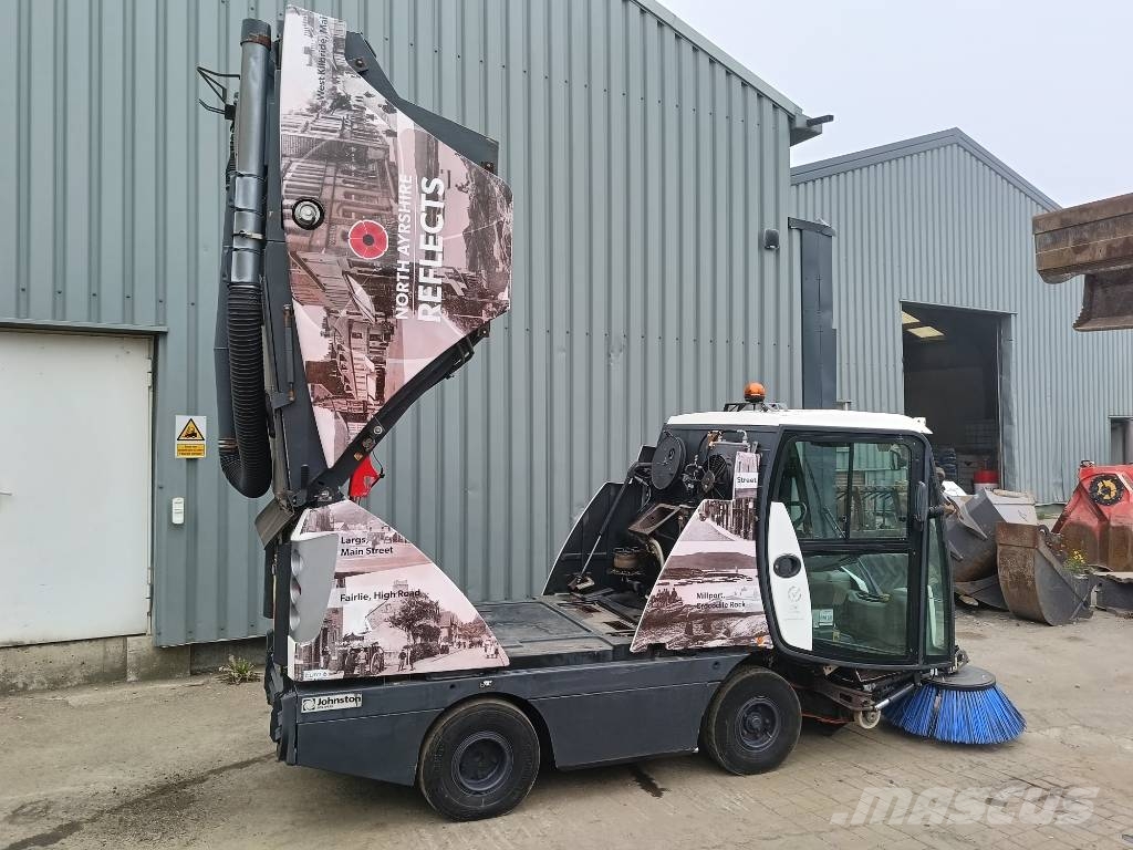 Bucher C202 sweeper veegmachine bezemwagen vacuum Zametací stroje