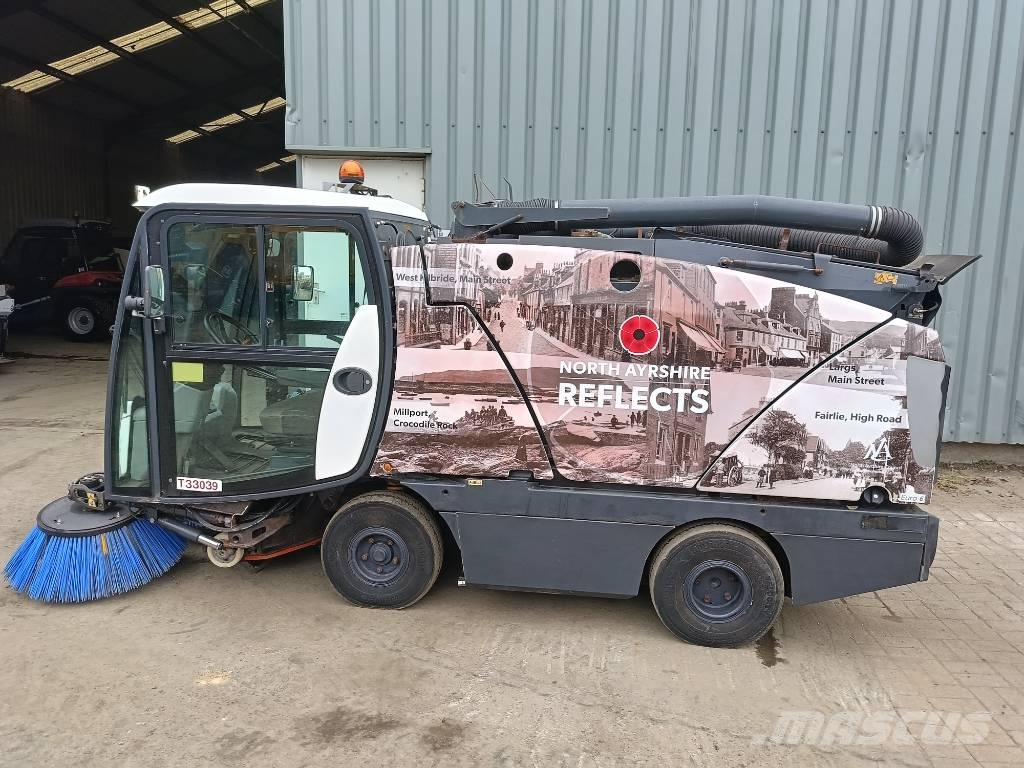 Bucher C202 sweeper veegmachine bezemwagen vacuum Zametací stroje
