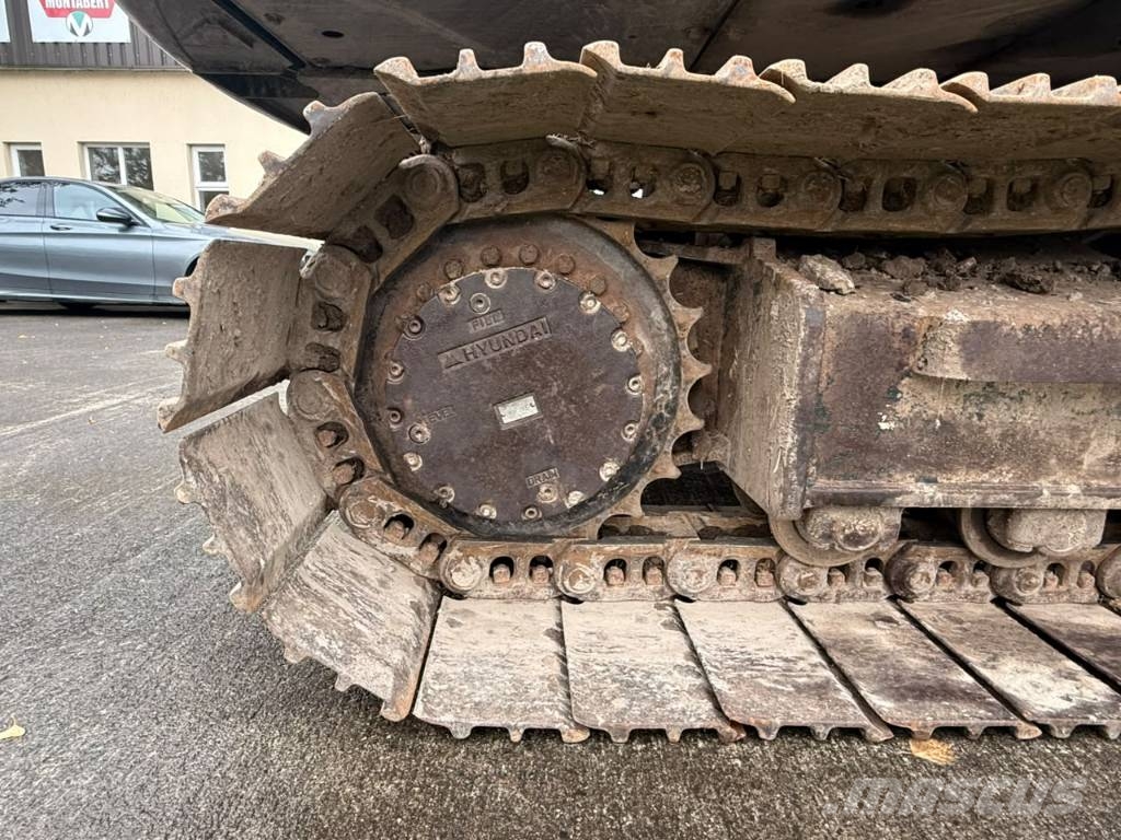 Hyndai HX140L Long reach excavators