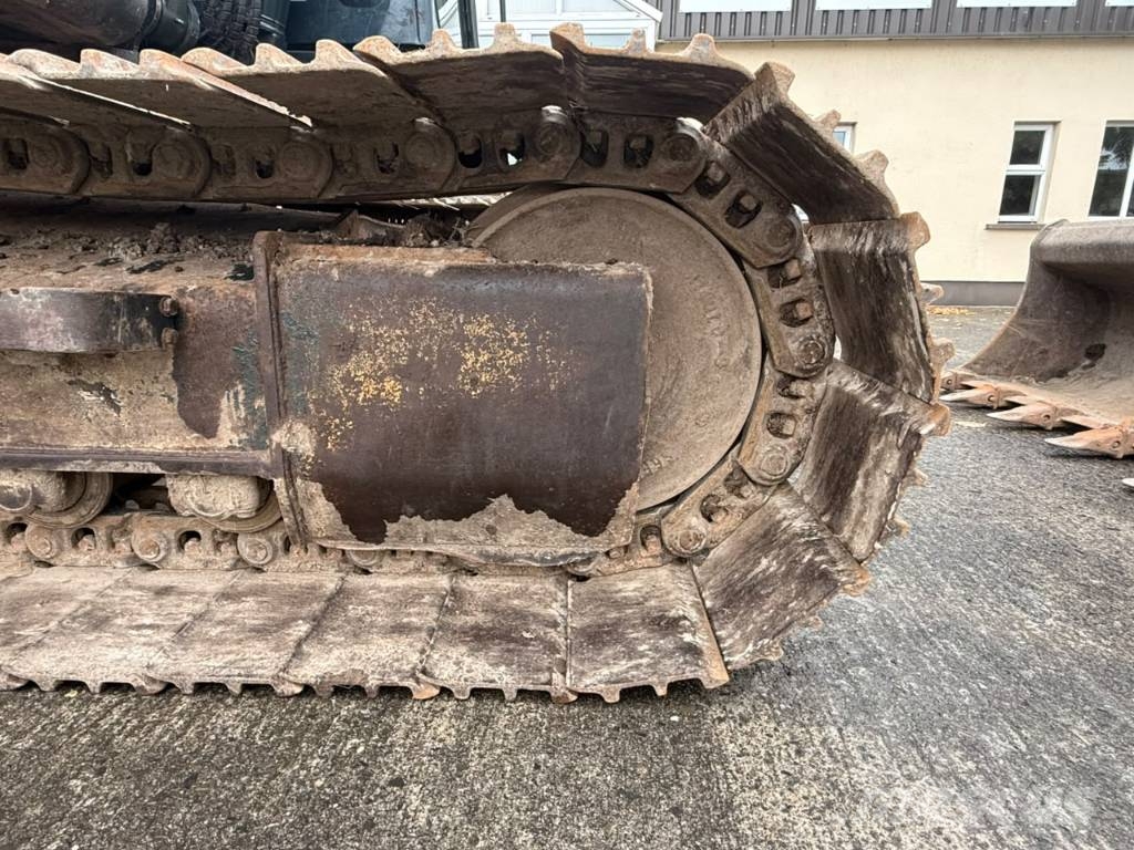 Hyndai HX140L Long reach excavators