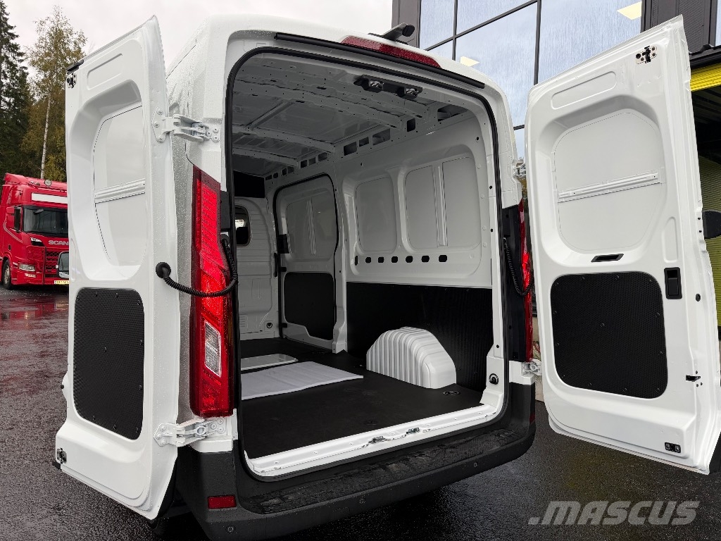 MAXUS Deliver 9 Panel vans