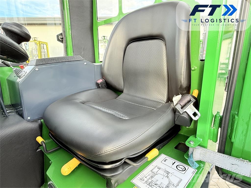 Combilift C3000 | GAS | TRIPLEX 5600MM | FREE LIFT | FORK PO 4-way reach truck
