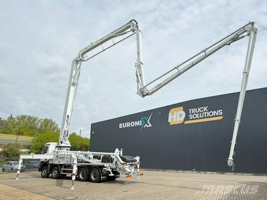 Mercedes-Benz Arocs 4142 Mercedes-Benz Arocs 5 4542 8x4 SWAN TSP Camiones hormigonera
