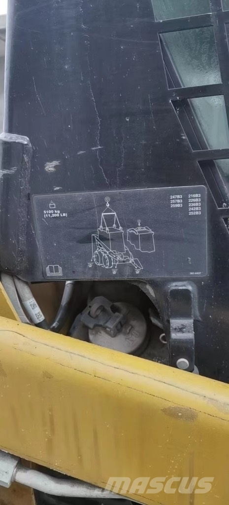 CAT 226 B Skid steer mini nakladalci
