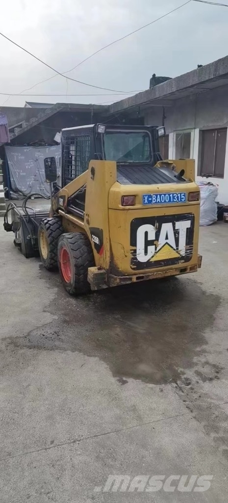 CAT 226 B Skid steer mini nakladalci