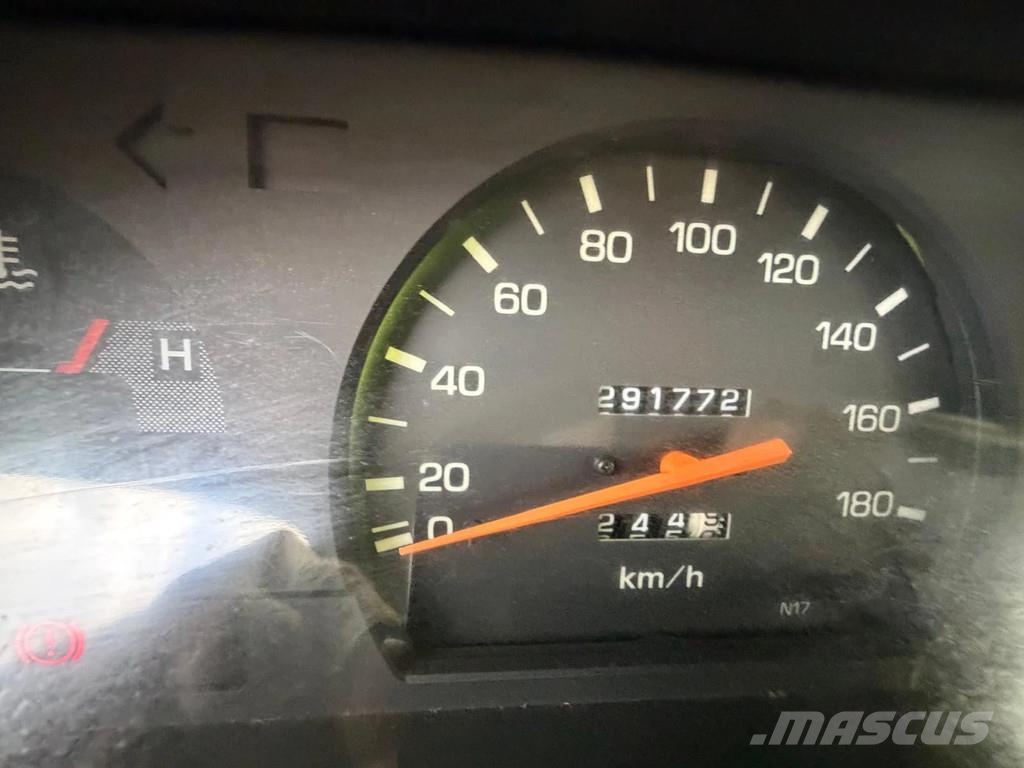 Toyota Hilux - 2.4 Petrol Engine - Pick Up - Double Cabin Personbiler