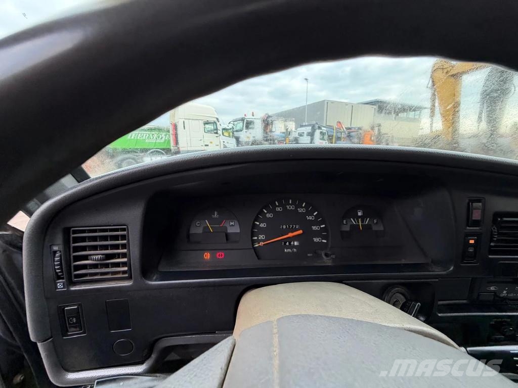 Toyota Hilux - 2.4 Petrol Engine - Pick Up - Double Cabin Personbiler
