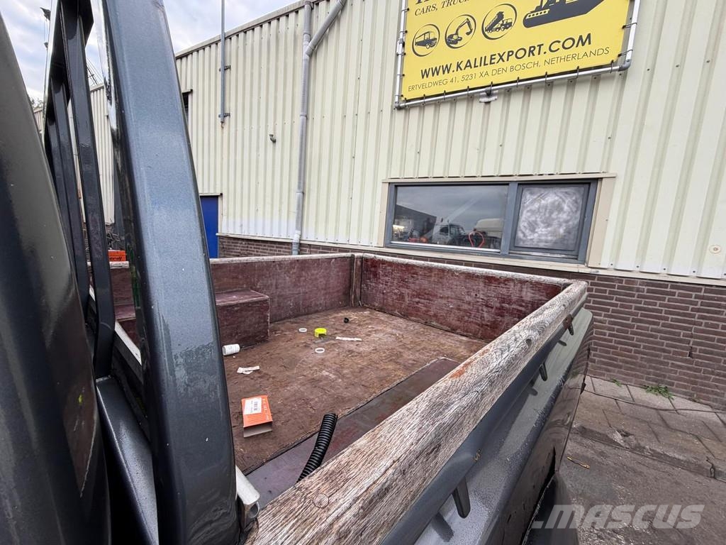 Toyota Hilux - 2.4 Petrol Engine - Pick Up - Double Cabin Personbiler