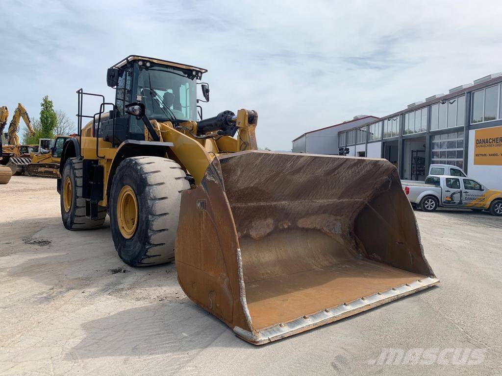 CAT 972M XE Фронтальні навантажувачі