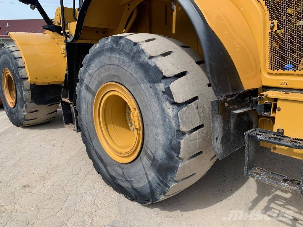 CAT 972M XE Фронтальні навантажувачі
