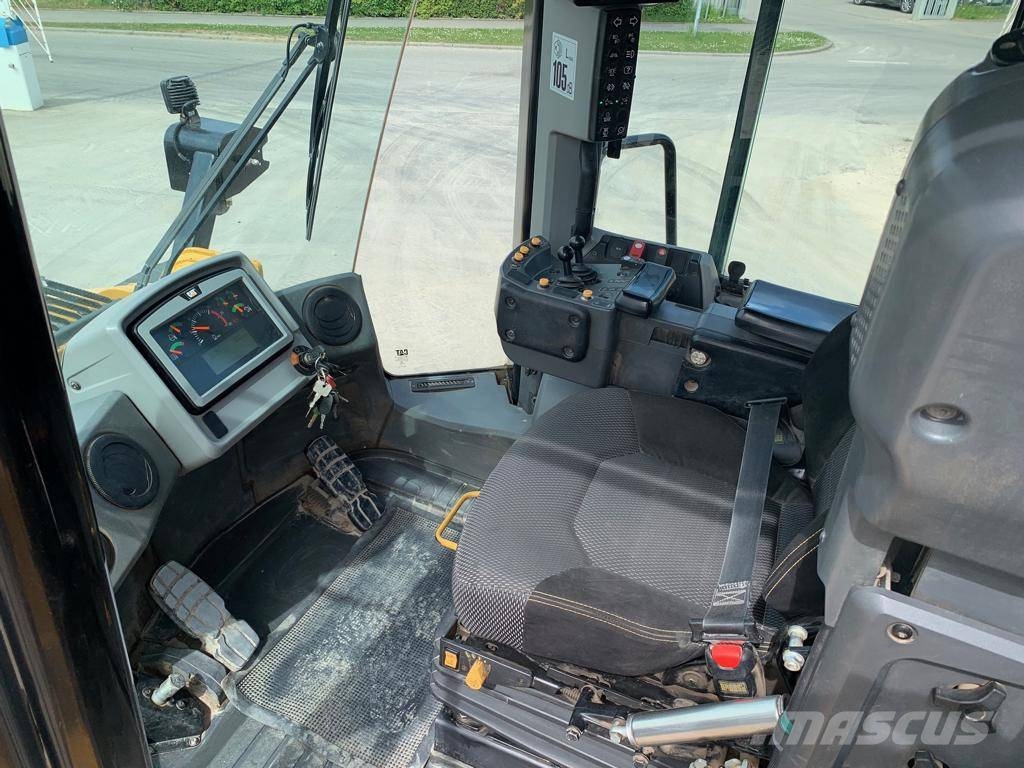 CAT 972M XE Фронтальні навантажувачі