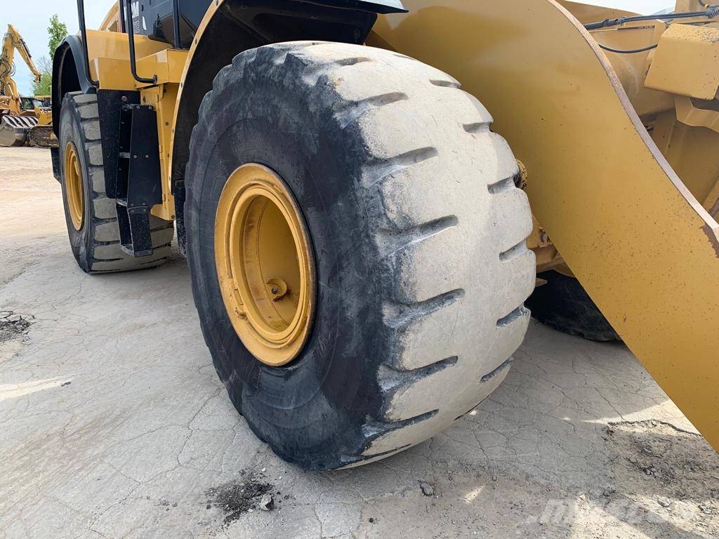 CAT 972M XE Фронтальні навантажувачі