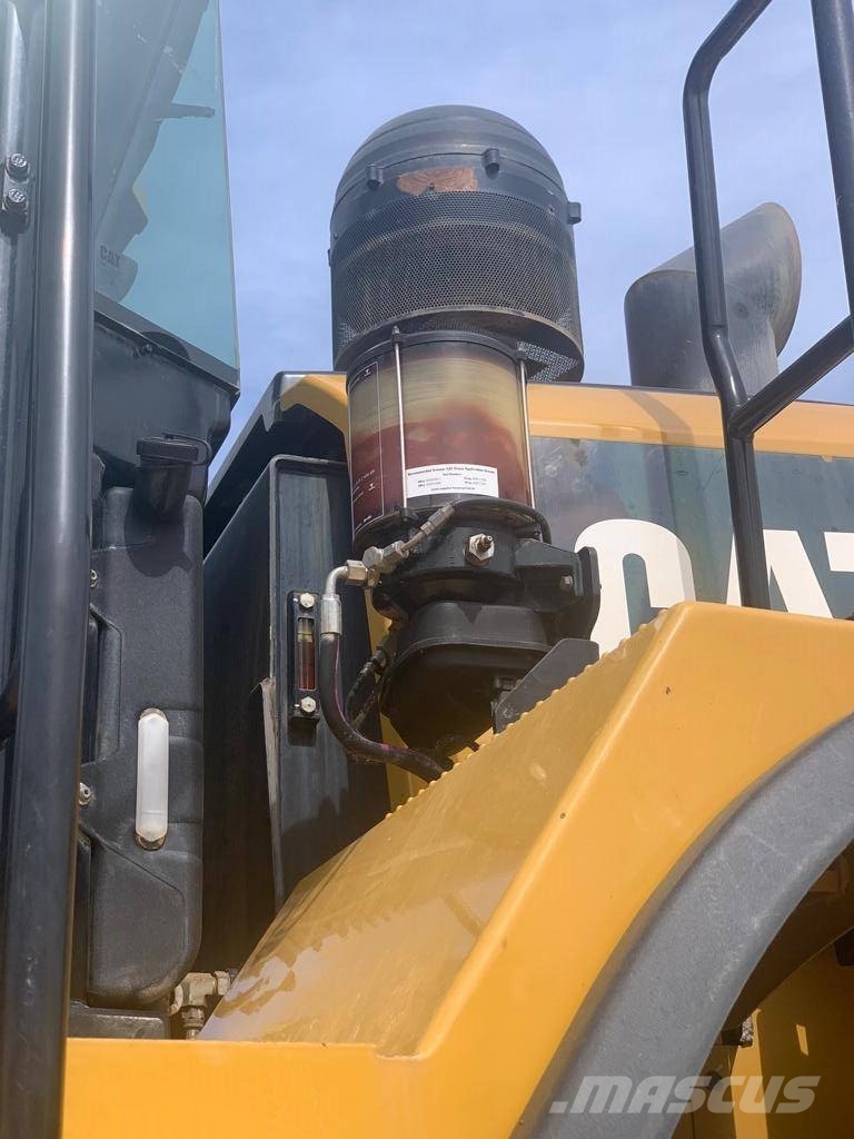 CAT 972M XE Фронтальні навантажувачі