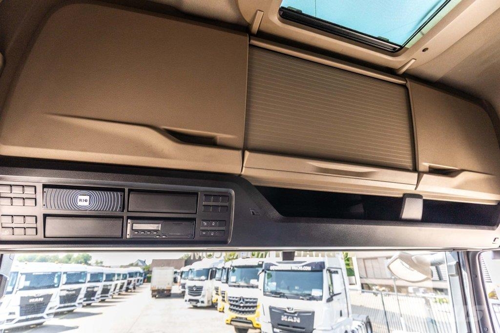 MAN TGX 18.470 BLS - INTARDER Vetopöytäautot