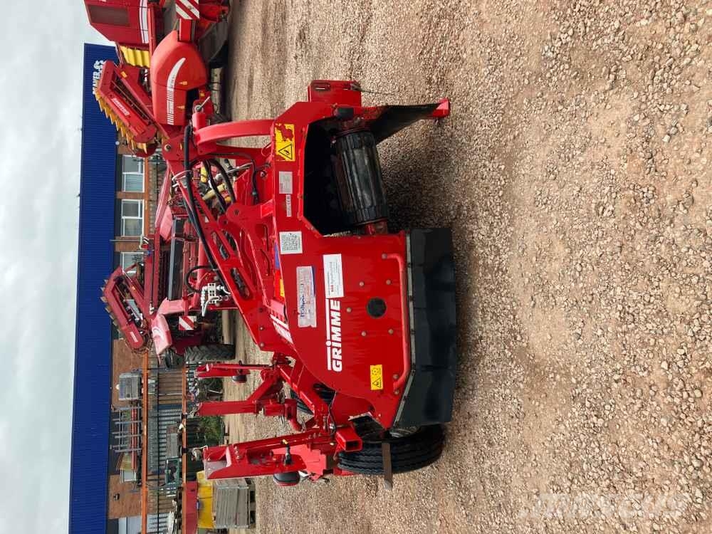 Grimme HT 210 Front Mounted Self-Propelled Topper Aardappelrooiers