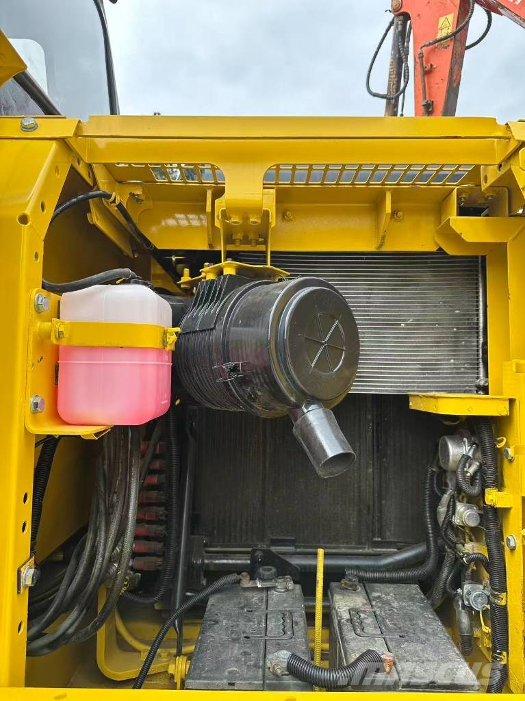 Komatsu PC 130-7 Midi bagri 7t – 12t