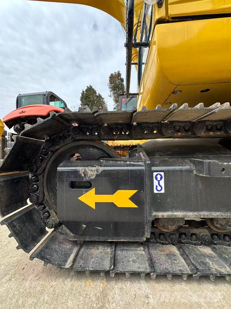 Komatsu PC 130-7 Midi bagri 7t – 12t