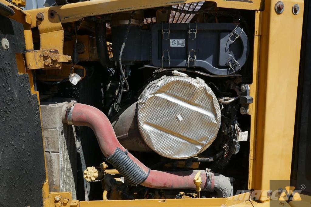 CAT D6T LGP Buldožerji goseničarji
