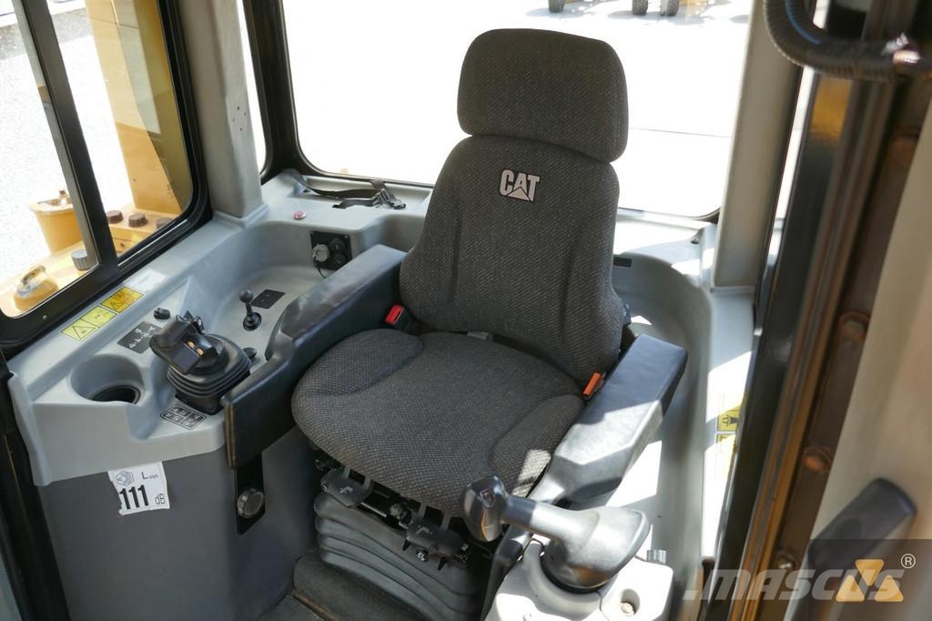 CAT D6T LGP Buldožerji goseničarji