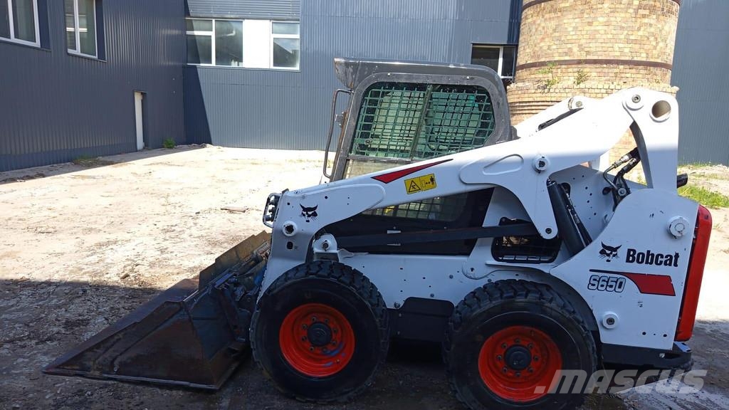 Bobcat S650 لوادر بعجل