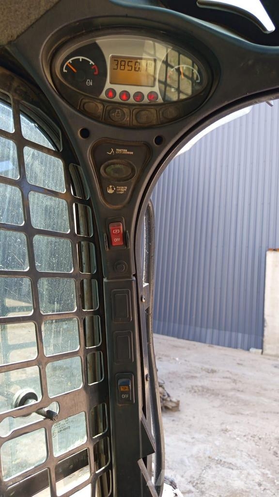 Bobcat S650 لوادر بعجل