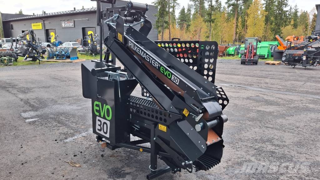 Pilkemaster Evo 30 traktorikäyttöinen kysy tarjous Koka šķēlēji, frēzes, šķeldotāji