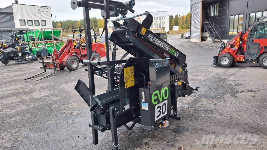 Pilkemaster Evo 30 traktorikäyttöinen kysy tarjous Koka šķēlēji, frēzes, šķeldotāji