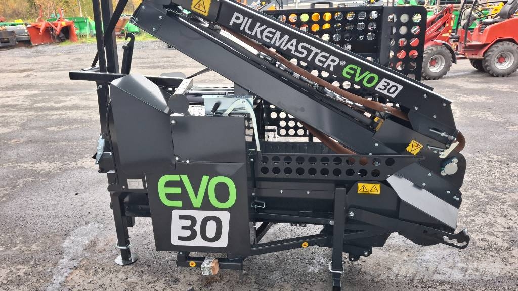 Pilkemaster Evo 30 traktorikäyttöinen kysy tarjous Koka šķēlēji, frēzes, šķeldotāji