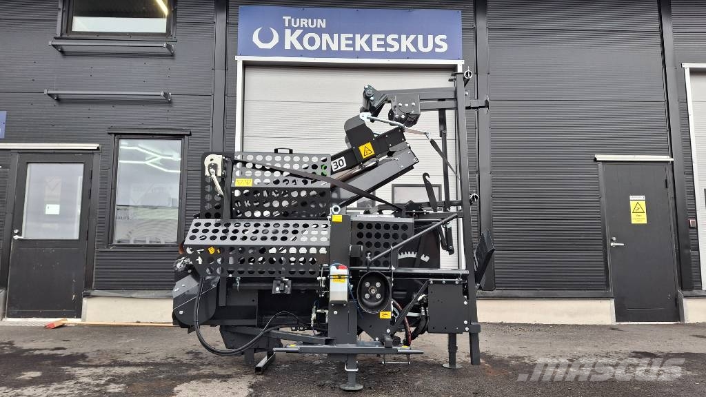 Pilkemaster Evo 30 traktorikäyttöinen kysy tarjous Koka šķēlēji, frēzes, šķeldotāji