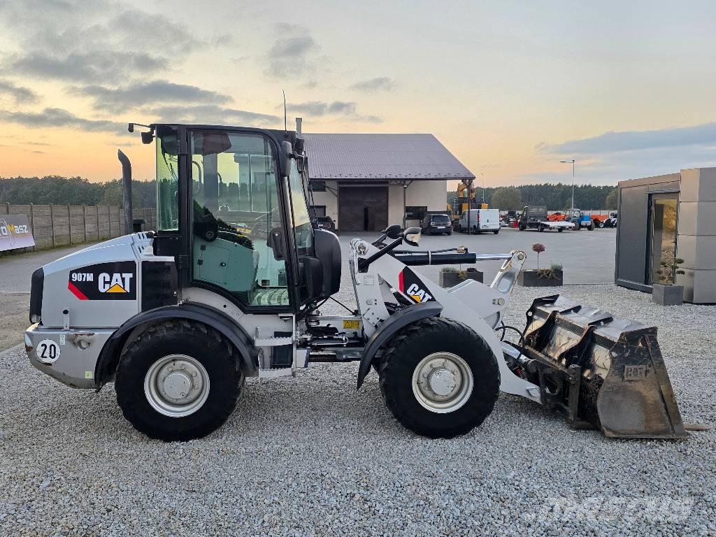 CAT 907M, 2015 ROK, 2000 MTH !!! ŁYŻKA + WIDŁY Фронтальні навантажувачі