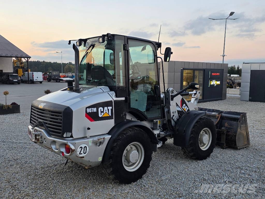 CAT 907M, 2015 ROK, 2000 MTH !!! ŁYŻKA + WIDŁY Фронтальні навантажувачі