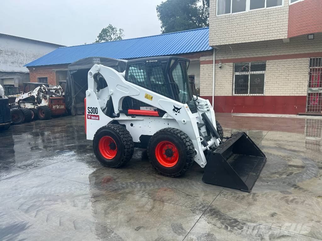 Bobcat s 300 스키드로더