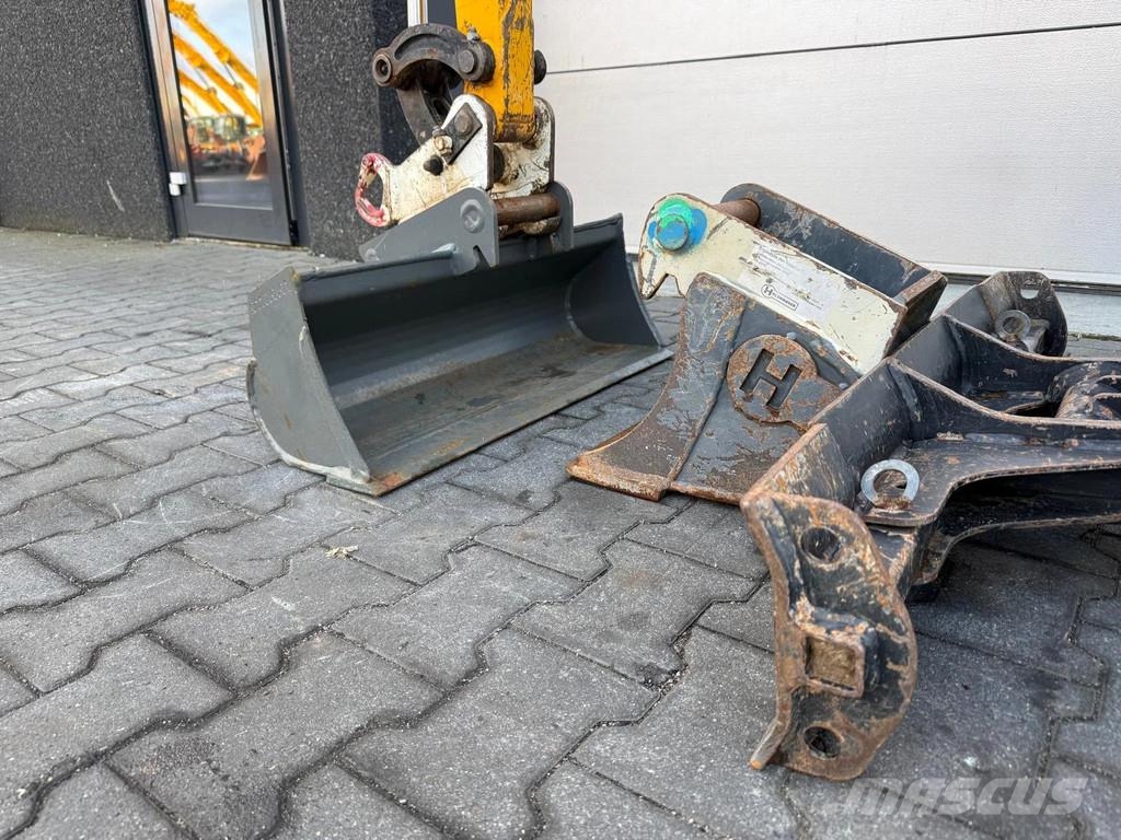 JCB 8010CT Mini bagri <7t