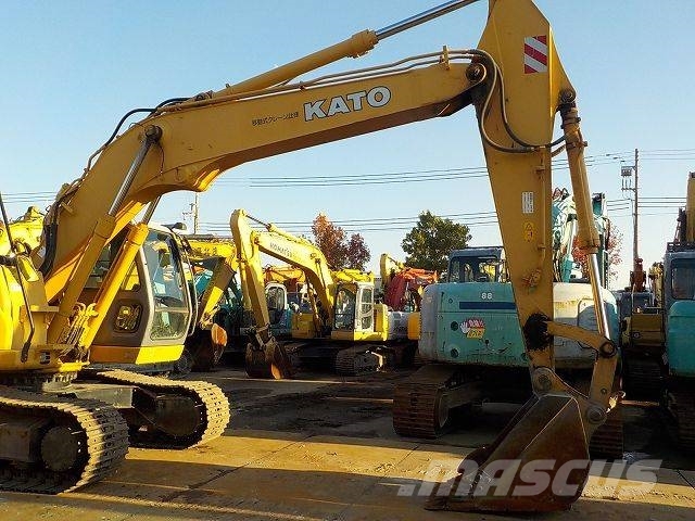 Kato HD823MR-6 Εκσκαφείς με ερπύστριες