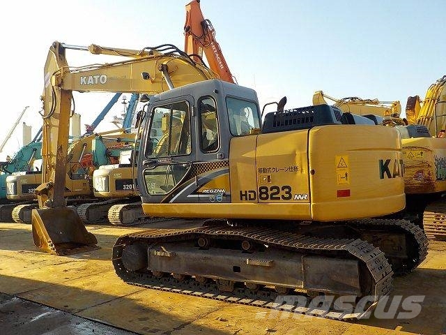 Kato HD823MR-6 Εκσκαφείς με ερπύστριες