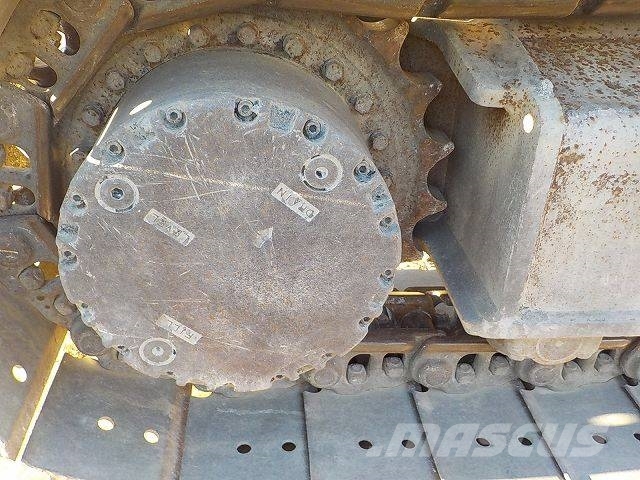 Kato HD823MR-6 Εκσκαφείς με ερπύστριες