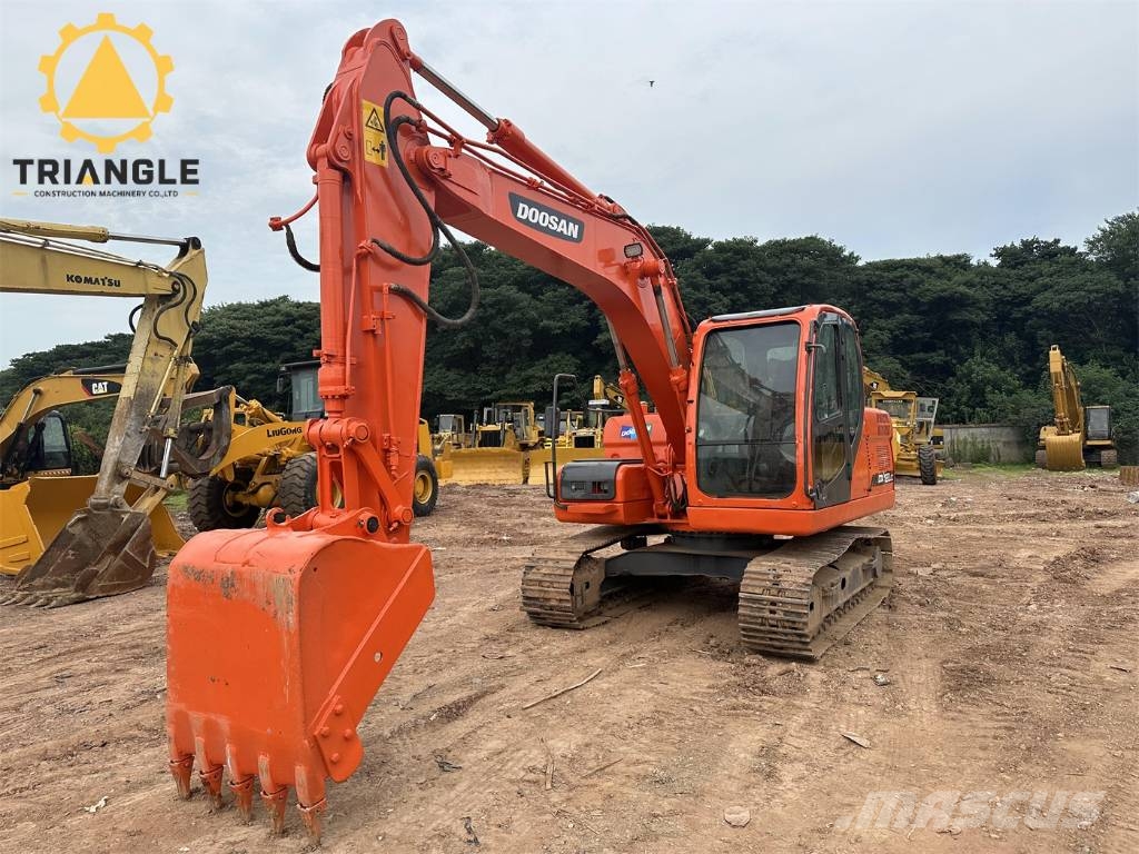 Doosan DX 120 Kāpurķēžu ekskavatori