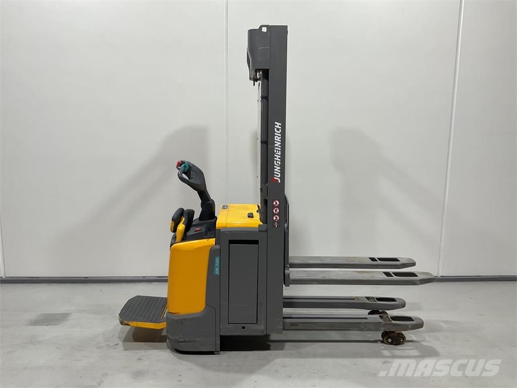 Jungheinrich ERC 216Z Selbstfahrstapler