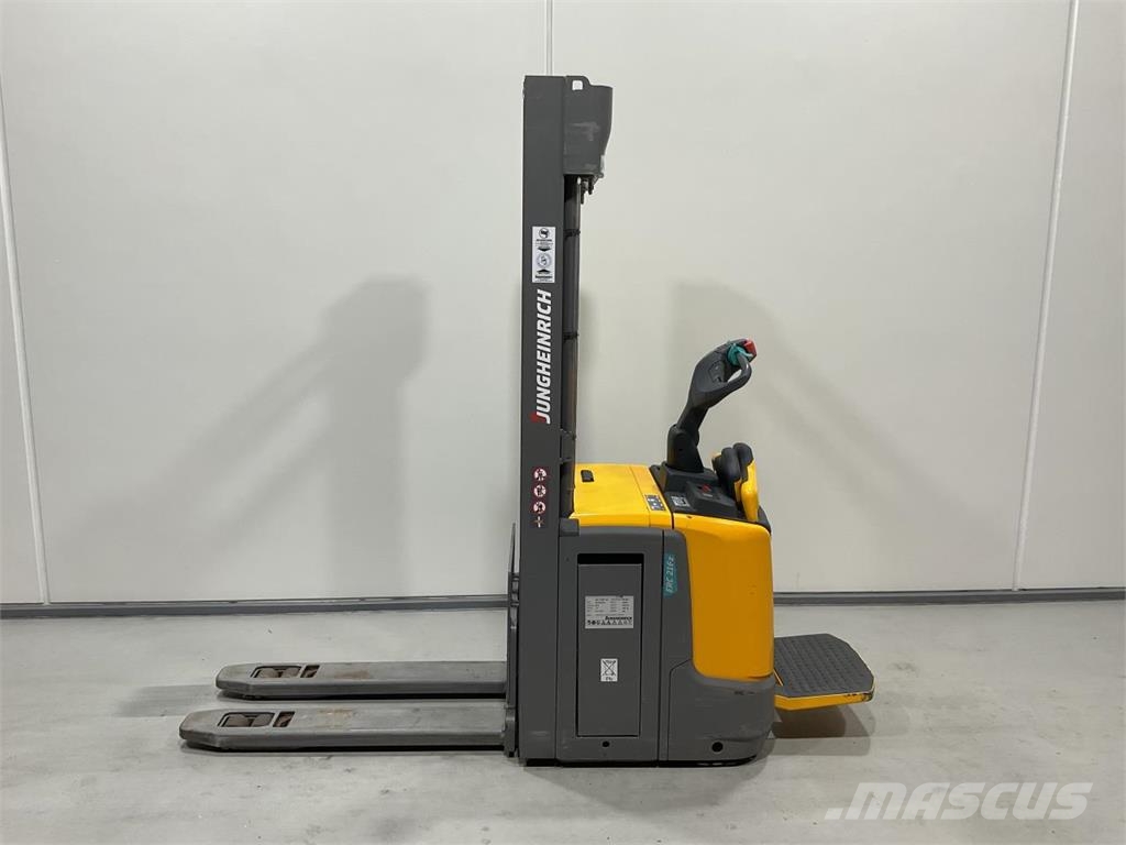 Jungheinrich ERC 216Z Selbstfahrstapler