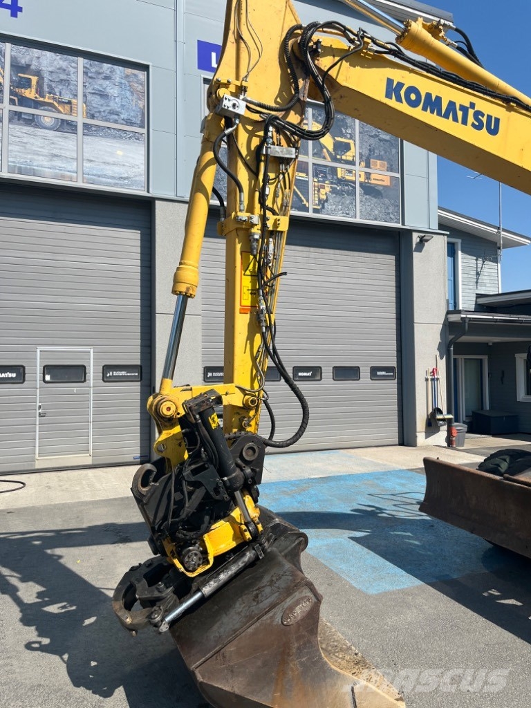 Komatsu PW 148-8 حفارات بعجل