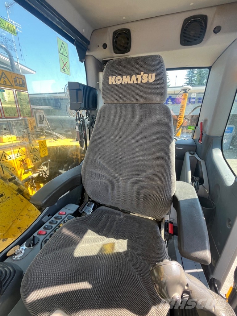 Komatsu PW 148-8 حفارات بعجل